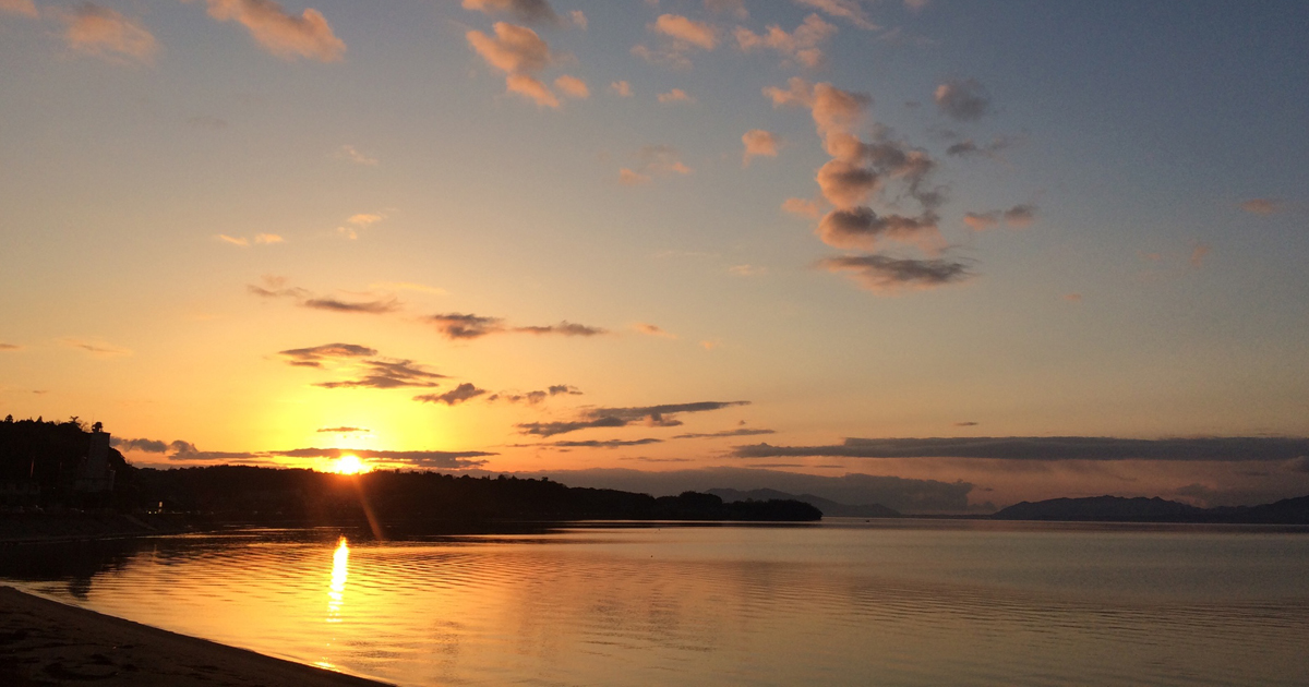 素敵なプレゼントが当たる 宍道湖 夕日フォトコンテスト開催中 パワーストーン 天然石の縁結びアクセサリーショップ アナヒータスタイル